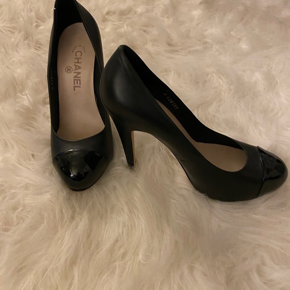 Chanel Cap Toe platform heels - Picture 2 of 6